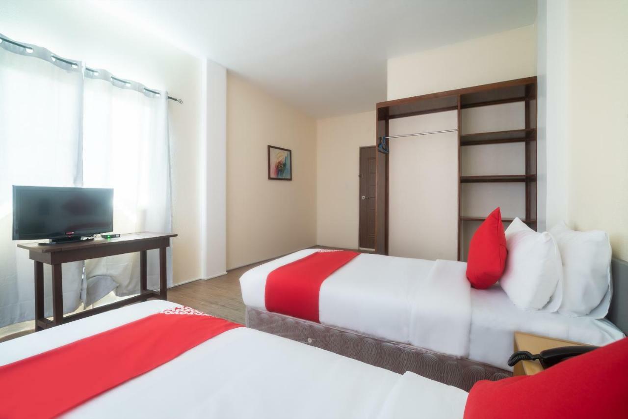 Oyo 162 The West Inn Davao Bagian luar foto