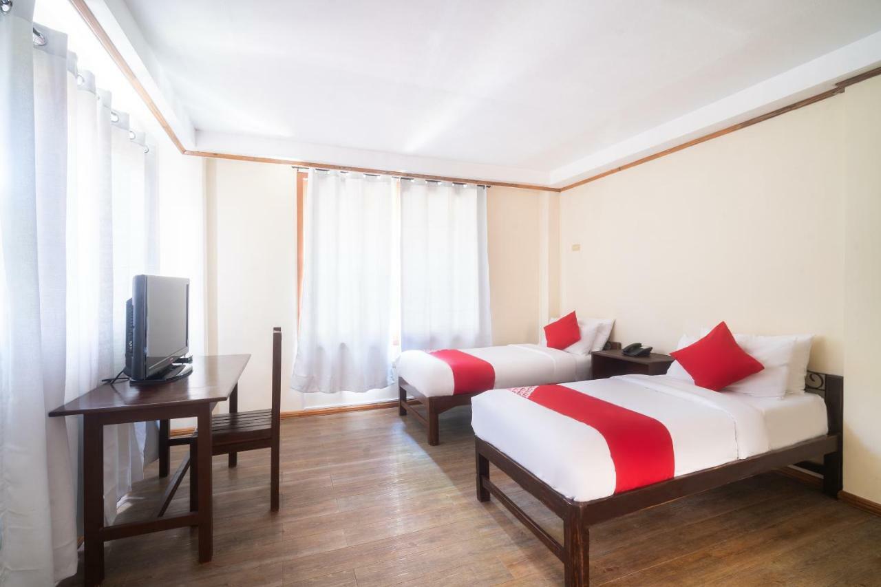 Oyo 162 The West Inn Davao Bagian luar foto