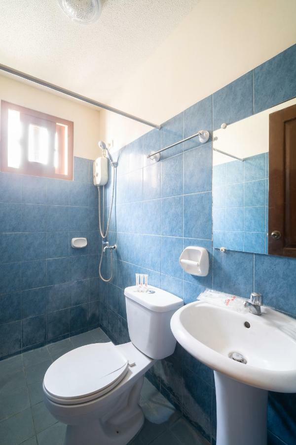 Oyo 162 The West Inn Davao Bagian luar foto